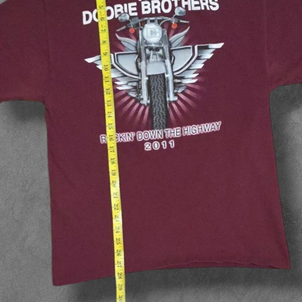 Vintage Y2K The Doobie Brothers L Shirt Burgundy Rockin' Down The Highway - Picture 4 of 5